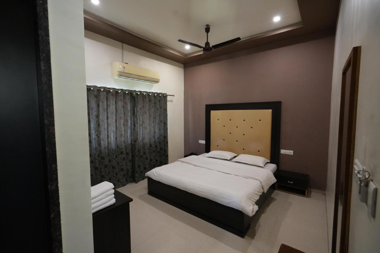Hotel Ravi Residency Nadiād Exterior foto