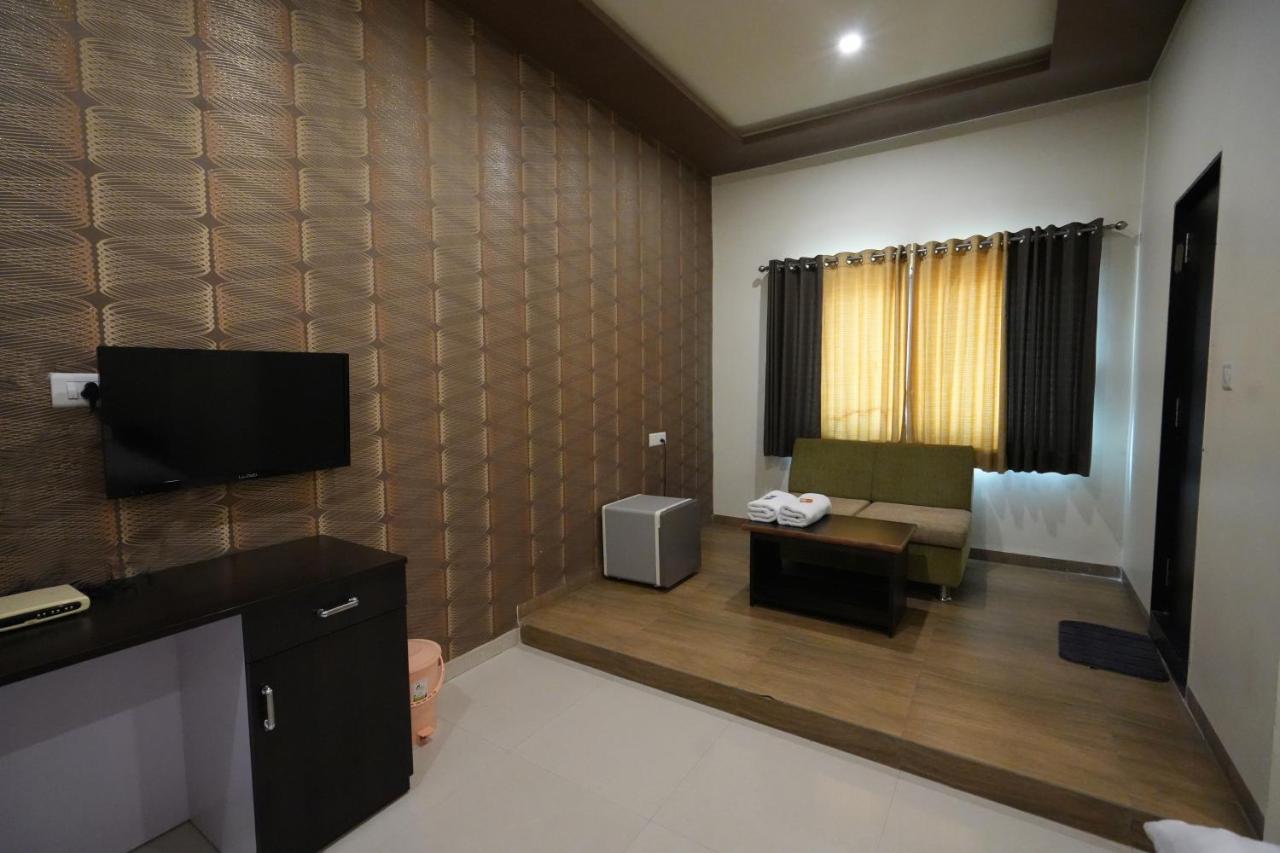Hotel Ravi Residency Nadiād Exterior foto