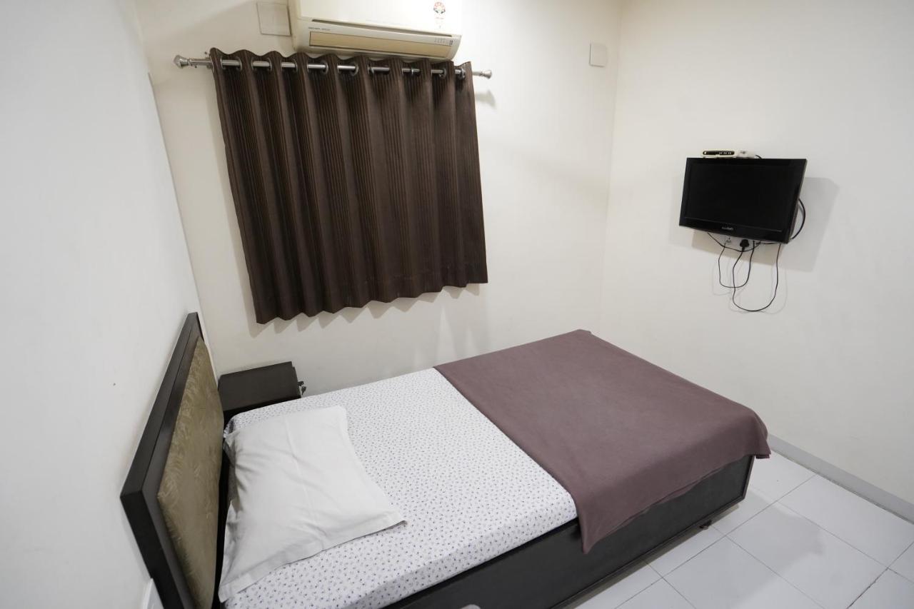 Hotel Ravi Residency Nadiād Exterior foto